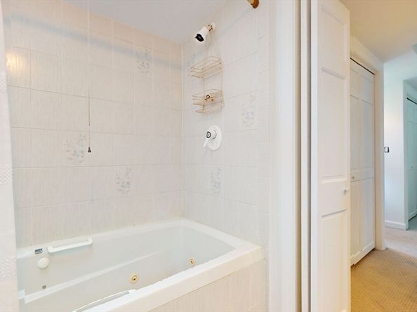 125 Oakdale Rd, Newton MA 02461