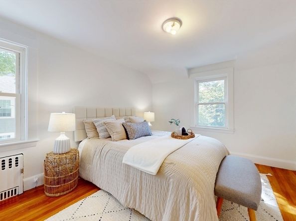 125 Oakdale Rd, Newton MA 02461