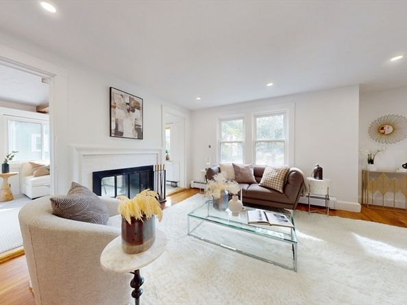 125 Oakdale Rd, Newton MA 02461