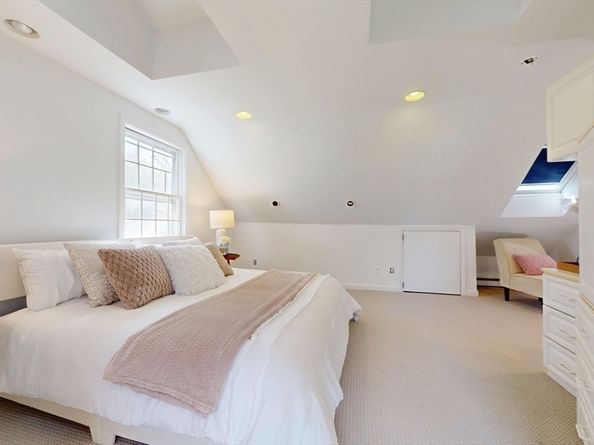 125 Oakdale Rd, Newton MA 02461