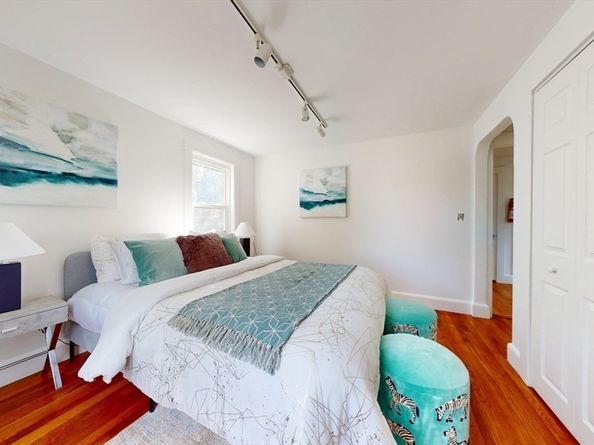 125 Oakdale Rd, Newton MA 02461