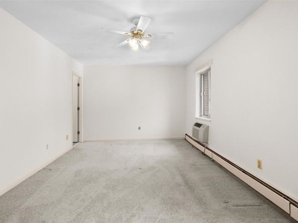 611 Watertown St 14, Newton MA 02460