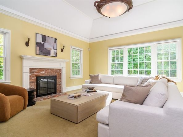 19 Skyview Lane, Sudbury MA 01776