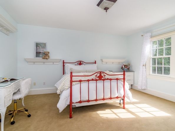 19 Skyview Lane, Sudbury MA 01776