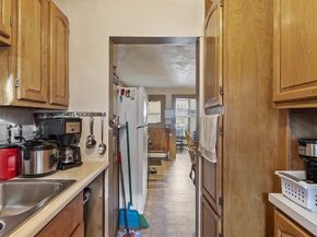 284 Mechanic St, Leominster MA 01453