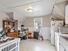 284 Mechanic St, Leominster MA 01453