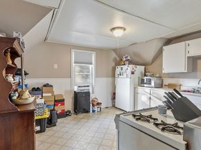 284 Mechanic St, Leominster MA 01453