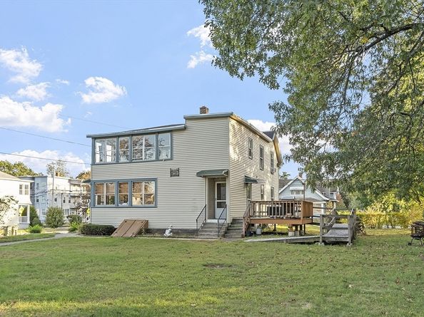 284 Mechanic St, Leominster MA 01453