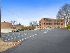 22 Waverly St, Worcester MA 01604