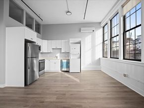 22 Waverly St, Worcester MA 01604