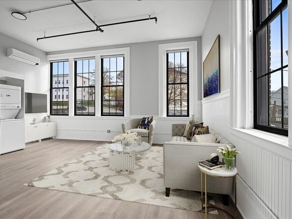 22 Waverly St, Worcester MA 01604