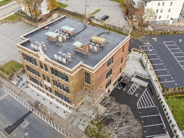 22 Waverly St, Worcester MA 01604