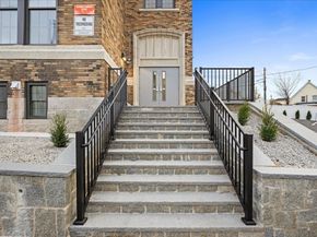 22 Waverly St, Worcester MA 01604