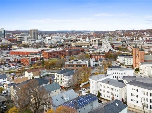 22 Waverly St, Worcester MA 01604