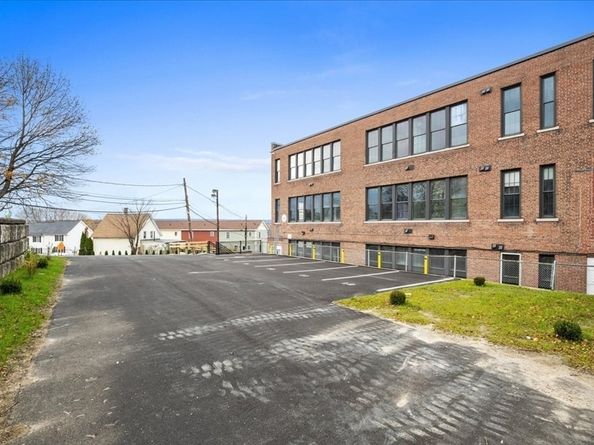 22 Waverly St, Worcester MA 01604