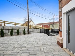 22 Waverly St, Worcester MA 01604