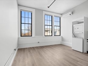 22 Waverly St, Worcester MA 01604