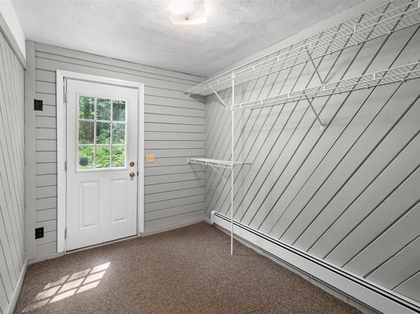 15 Woodridge Rd, Dover MA 02030