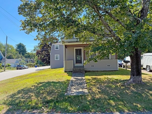 83 Summit St, Rockland MA 02370