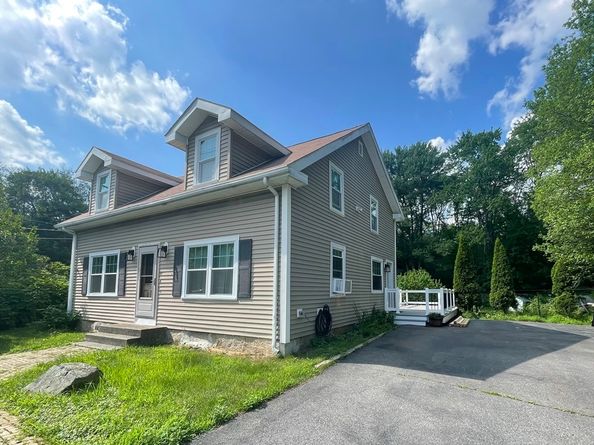 55 Upton St, Grafton MA 01519