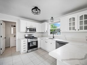 25 W Howard St D2, Quincy MA 02169
