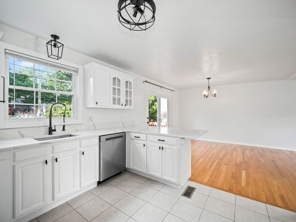 25 W Howard St D2, Quincy MA 02169