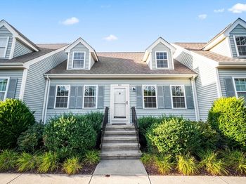 25 W Howard St