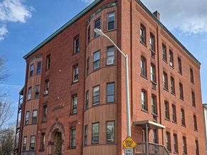 29 William St 22, Worcester MA 01609