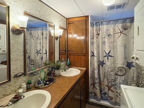 9 King Dr, Wareham MA 02576