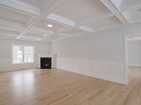 90 Windstone Dr, Northbridge MA 01534