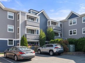 1216 Vfw Pkwy 40, Boston MA 02132