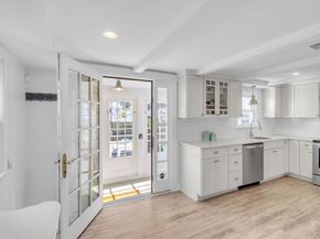 87 Fort Point Rd, Weymouth MA 02191