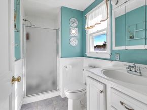 87 Fort Point Rd, Weymouth MA 02191