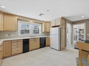 130 Braemoor Rd, Brockton MA 02301