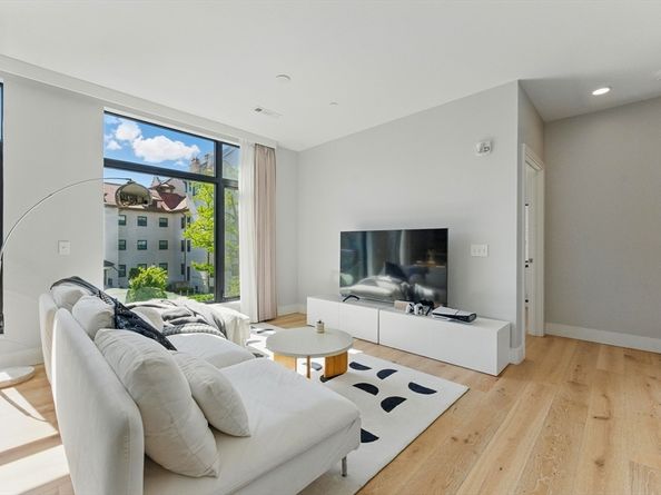 191 Washington St 524, Boston MA 02135