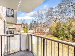 321 Hammond Pond Parkway 103, Brookline MA 02467