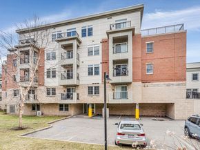 321 Hammond Pond Parkway 103, Brookline MA 02467