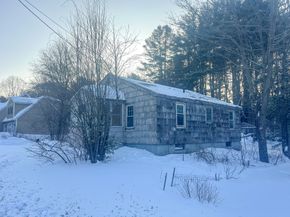 71 Charlton St, Oxford MA 01540