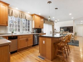 108 Waterford Dr, Hanover MA 02339