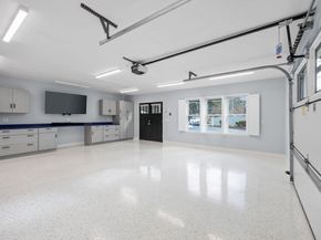 8 Shockley Drive, Lakeville MA 02347