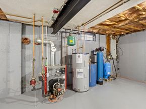 28 Long Hill Rd, Brookfield MA 01506