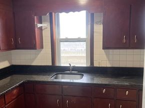 139 Grove St, Chelsea MA 02150