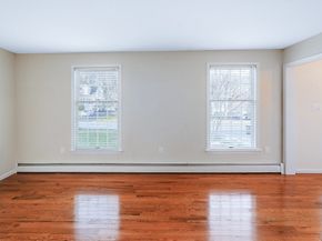 306 Rumonoski Dr, Northbridge MA 01534