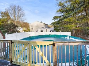 306 Rumonoski Dr, Northbridge MA 01534