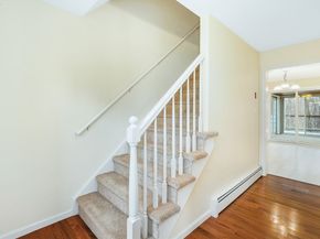 306 Rumonoski Dr, Northbridge MA 01534