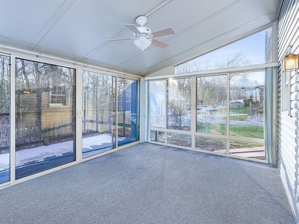 306 Rumonoski Dr, Northbridge MA 01534