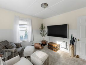 8 Peck Ave, Plymouth MA 02360