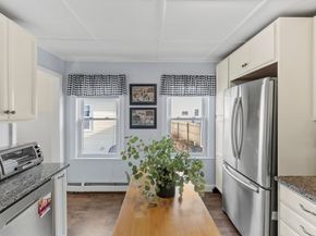 8 Peck Ave, Plymouth MA 02360