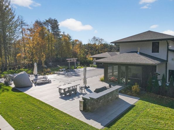 15 Myles Standish Rd, Weston MA 02493