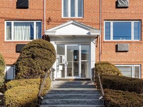 133 Warren St 3, Watertown MA 02472